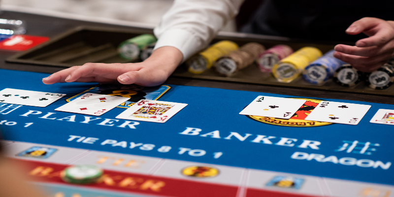 Các thế bài trong Baccarat nghĩa là gì?