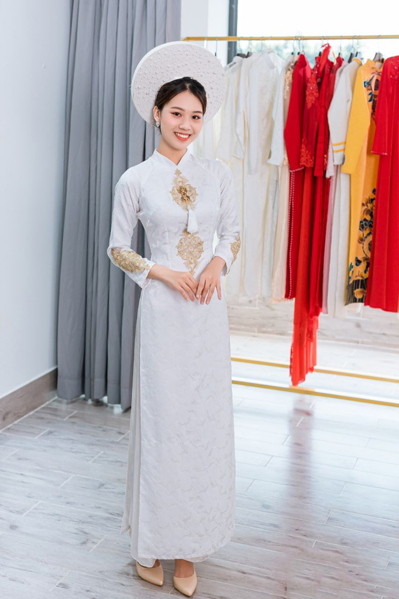 Giấc mơ thấy áo dài màu trắng