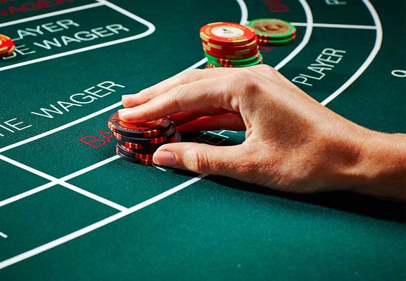 Gấp thếp Baccarat – Chiến thuật chơi không lo lỗ