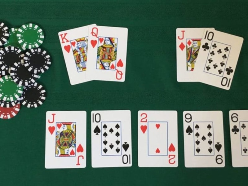 Khác biệt giữa Texas hold 'em Poker và Poker truyền thống