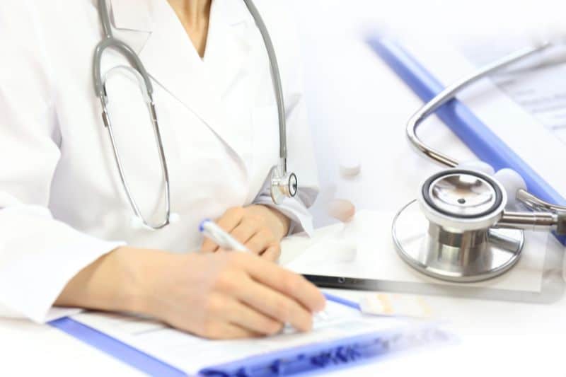 Mơ thấy mình đang đi khám bệnh