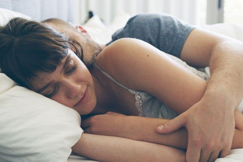 Mơ thấy ngủ với người yêu cũ nhiều lần