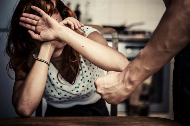 Đã đến lúc bạn nên kết thúc vương vấn với tình cũ mà cố gắng vun đắp tình cảm cho mối tình hiện tại.