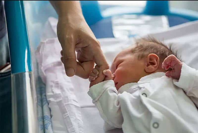 Mơ thấy trẻ sơ sinh trong bệnh viện