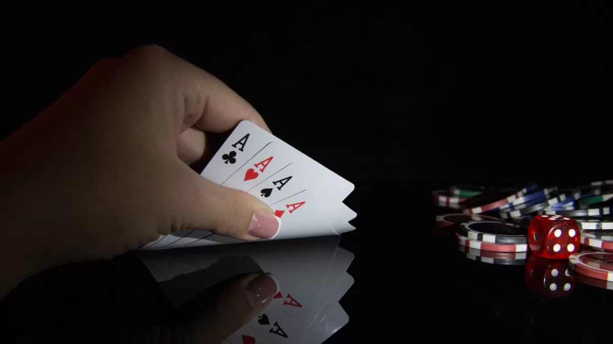 Các bước triển khai Bluff trong Poker siêu chuẩn